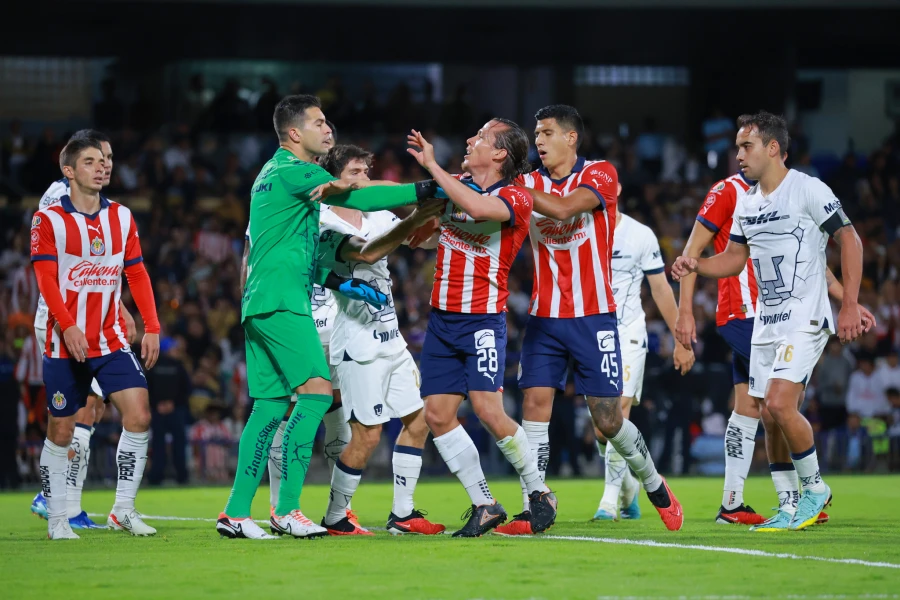 Pumas y Chivas dieron un gran partido.