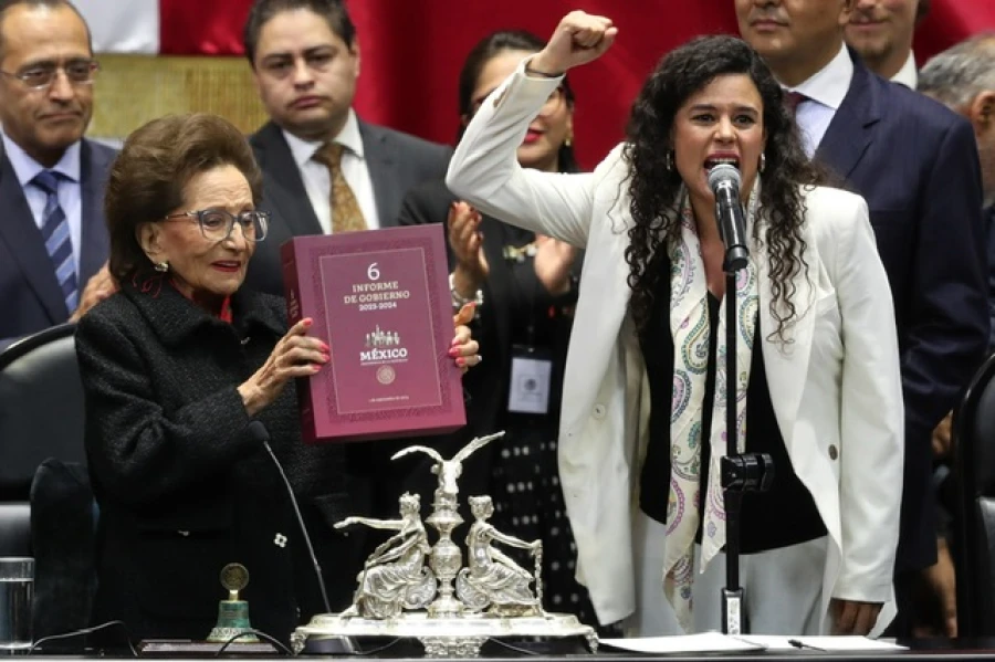 Luisa Alcalde, a diputados: “¡Ustedes seguirán haciendo historia!”. Foto: Cámara de Diputados