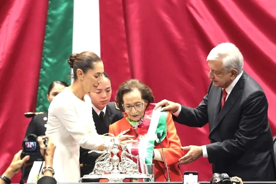 Ifigenia Martínez, con Sheinbaum y AMLO. | @PonchoGutz