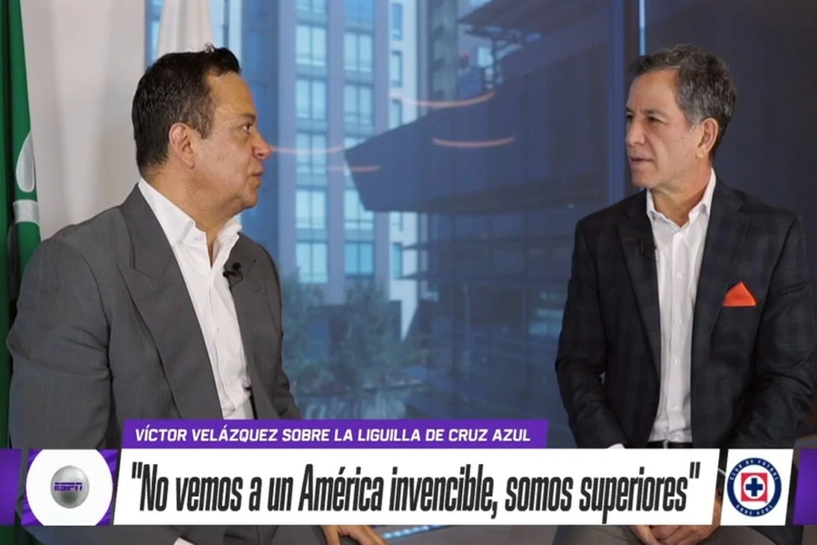 Víctor Velázquez Rangel, con Javier Alarcón. |  Screenshot