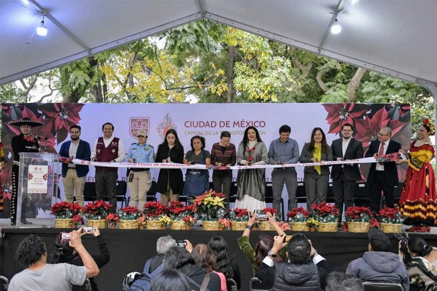 Inauguración del Festival Flores de Nochebuena en Avenida Paseo de la Reforma. | @turismocdmx