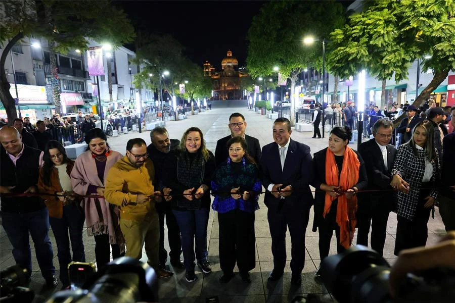 La Jefa de Gobierno, Clara Brugada, inaugura el alumbrado en Calzada de Guadalupe. | Gobierno de la CDMX