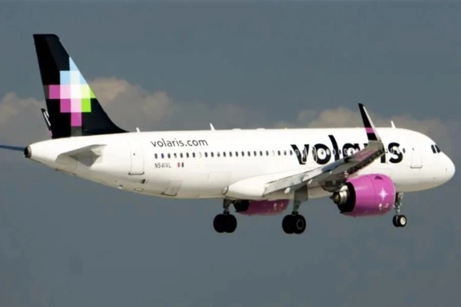 Hombre intenta secuestrar y desviar avión de Volaris a Estados Unidos. | Screenshot