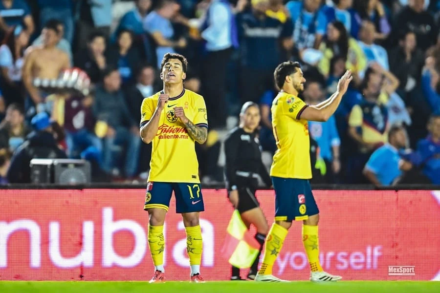 Alejandro Zendejar y Henry Martín. | Club América