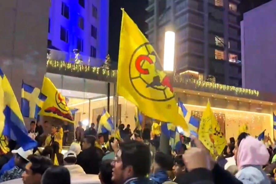 Dan serenata al América en Puebla. | Screenshot