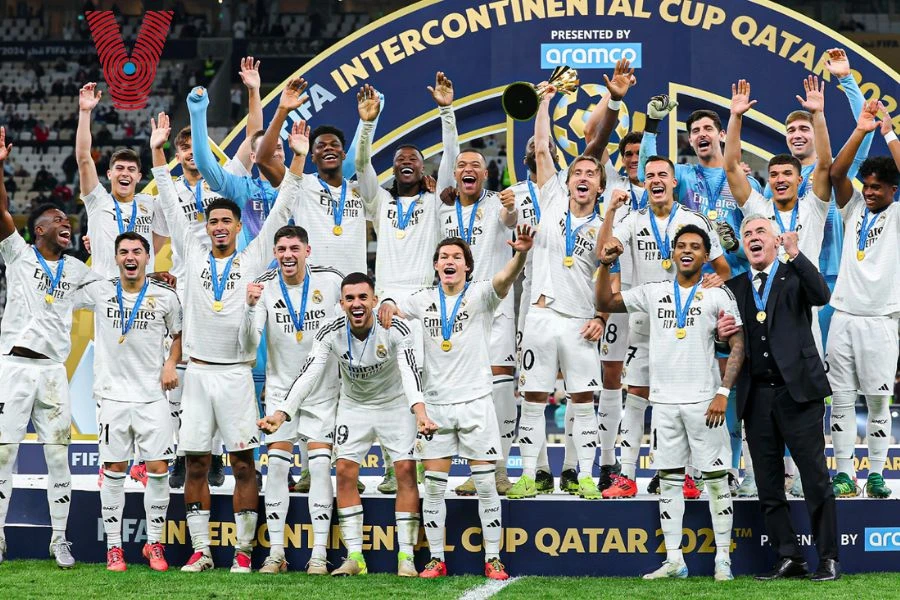 El Real Madrid levanta la Copa Intercontinental. FOTO: @realmadrid