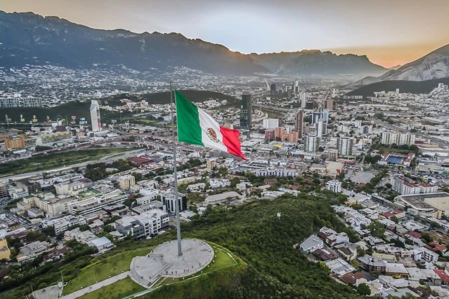 Los codos de Monterrey; origen del dicho popular en México. | Especial