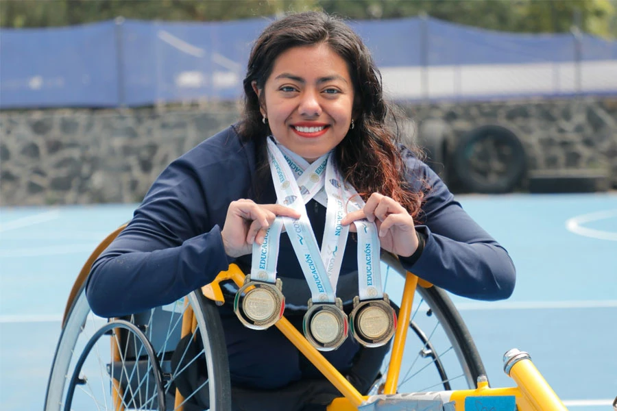 Viridiana Parra, alumna de la Facultad de Medicina, triple medallista de oro en los Paranacionales Conade 2024 y ganadora del Premio Universitario del Deporte 2024. | Deporte UNAM /Fredy Pastrana