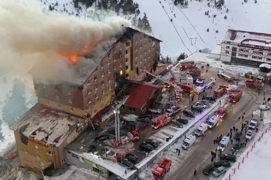 Incendio en el Hotel Grand Kartal, en Turquía. | RRSS