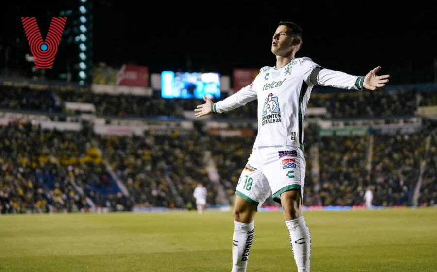 James Rodríguez  celebra su tanto ante las Águilas. FOTO: @clubleonfc