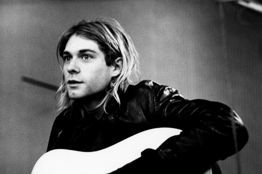 Rubios y lacios, ¿quieres saber cuánto costarán? | facebook.com/kurtcobain