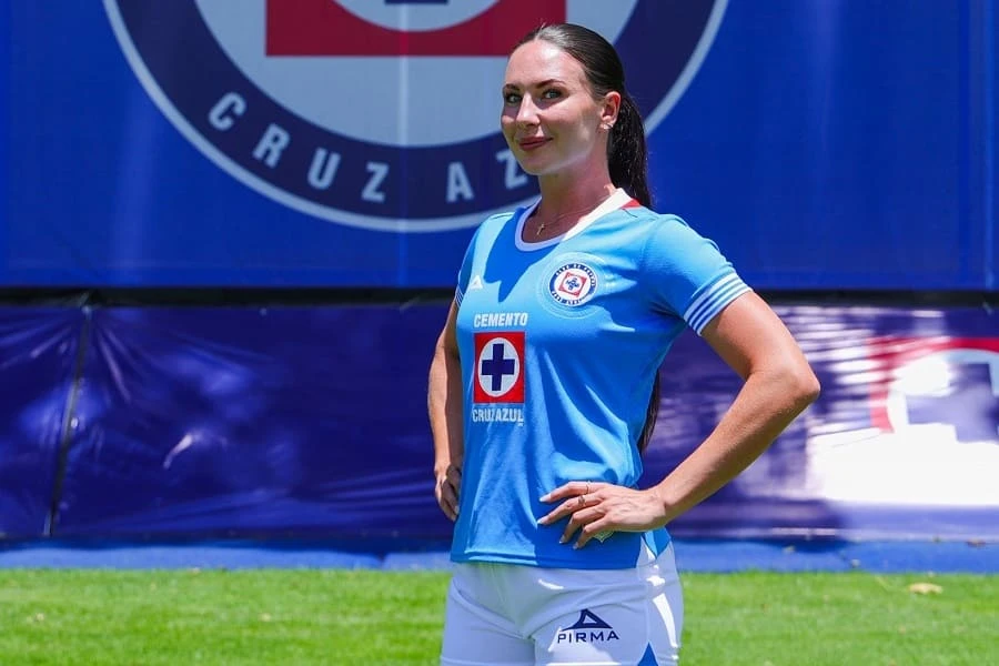 Leighanne Robe ya se puso la celeste. Foto: Cortesía